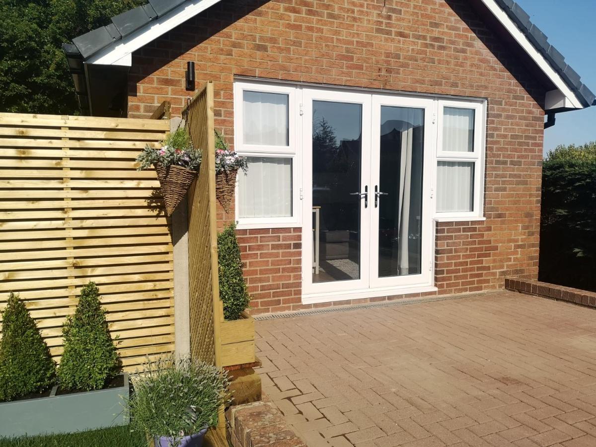 Grove Lodge Pembrokeshire Milford Haven Exterior photo
